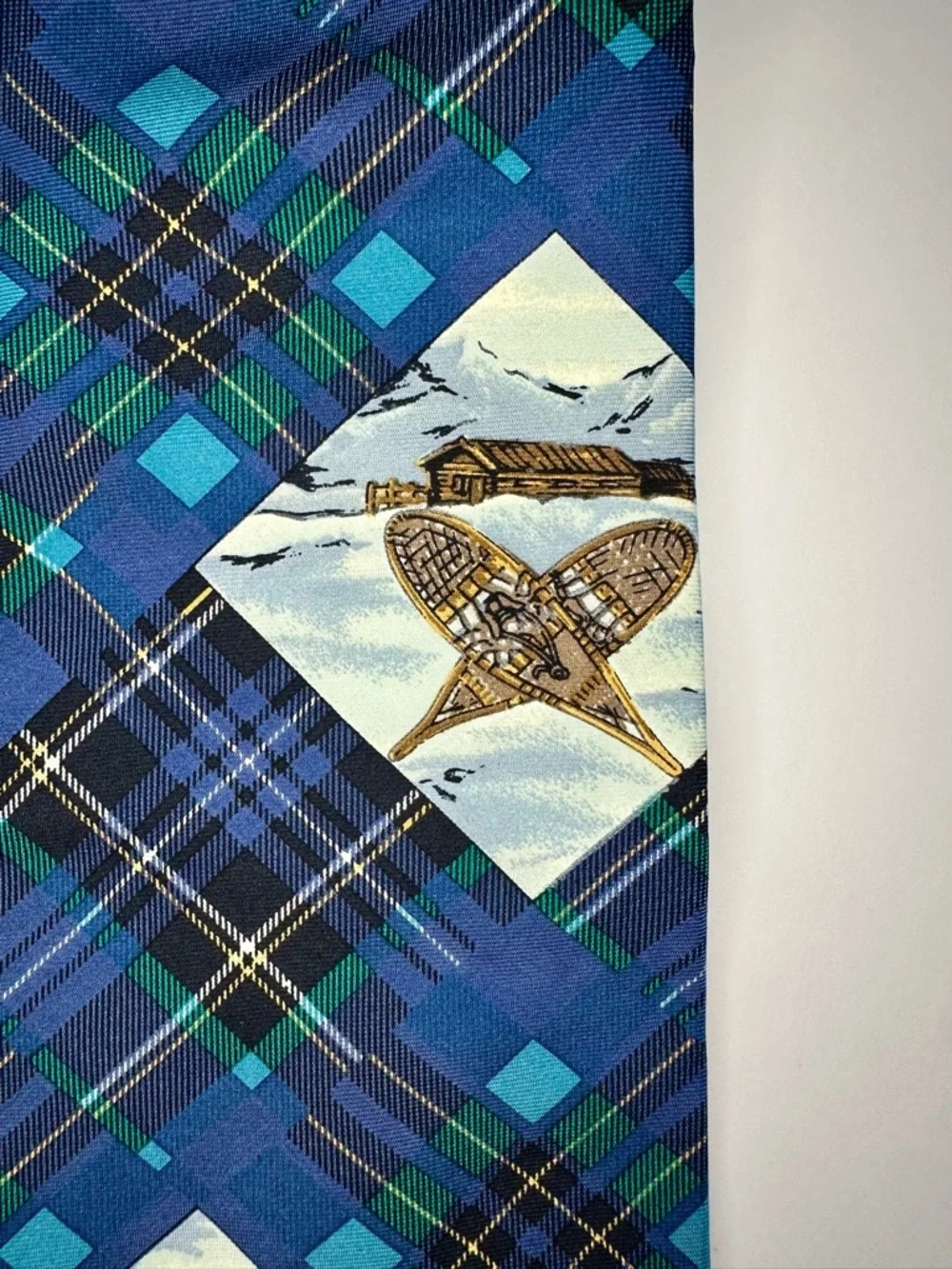 🎄Vintage CHAPS RALPH LAUREN Winter Holiday Scene Blue Classic Tie, 4”